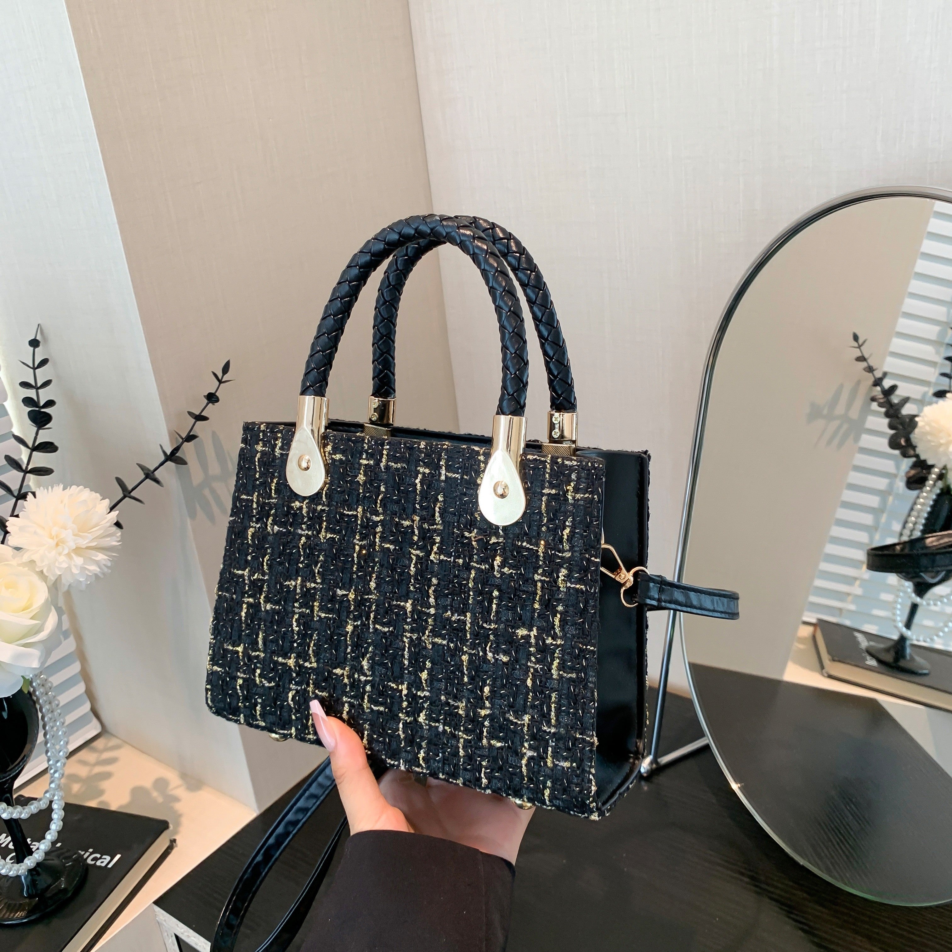 Mala Messenger Xadrez de Luxo – Sofisticada, Compacta e Versátil para Todas as Ocasiões