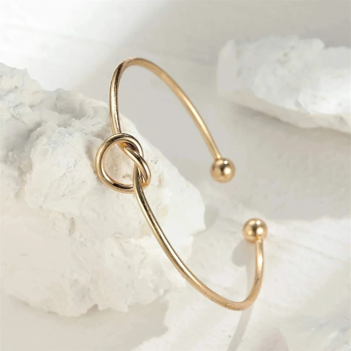 Bracelete Bella Cuff - Minimalismo Chic para um Estilo Sofisticado